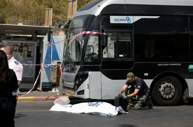 Netanyahu terrorun baş verdiyi ərazidə - FOTOLAR
